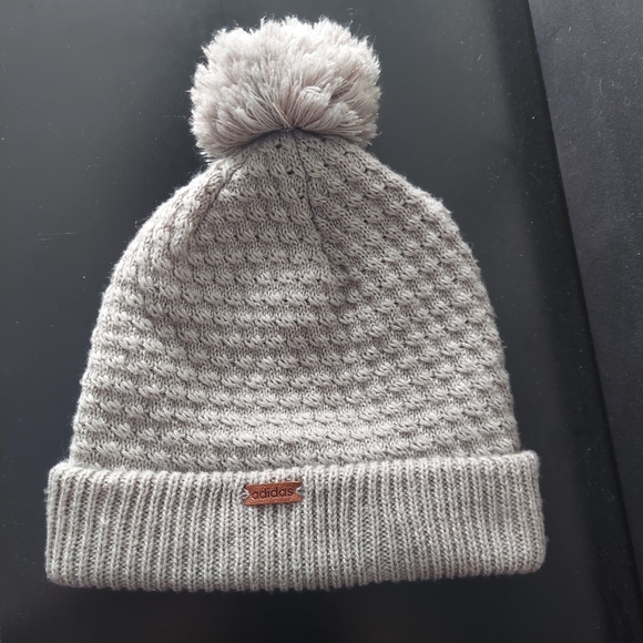 Adidas Beanie Twilight II Knit Pom Beanie in Gray/Silver Gold Accents Cuffed - Picture 1 of 7